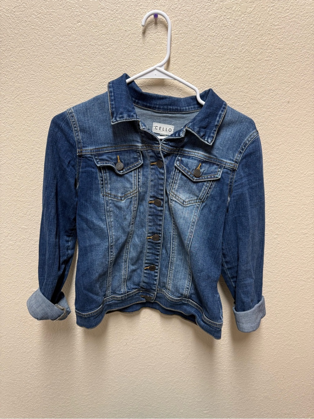 Cello Women’s size  Medium Distressed Classic Denim Trucker Blue Jean Jacket